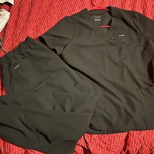 Black jaanuu scrubs size L
